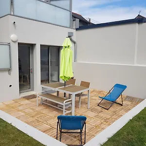 Cote Jardin - - Standing - Proche Centre Et Port Appartement